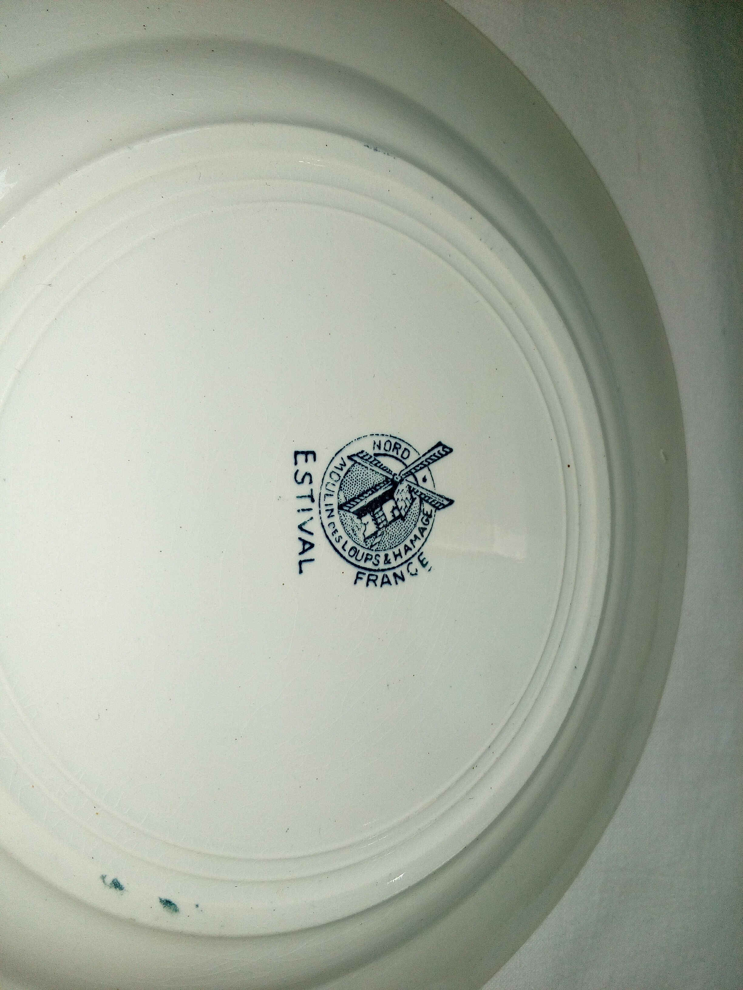 mismatched plates, Lot de 4, St Amand and Moulin des Wolves - Hamage