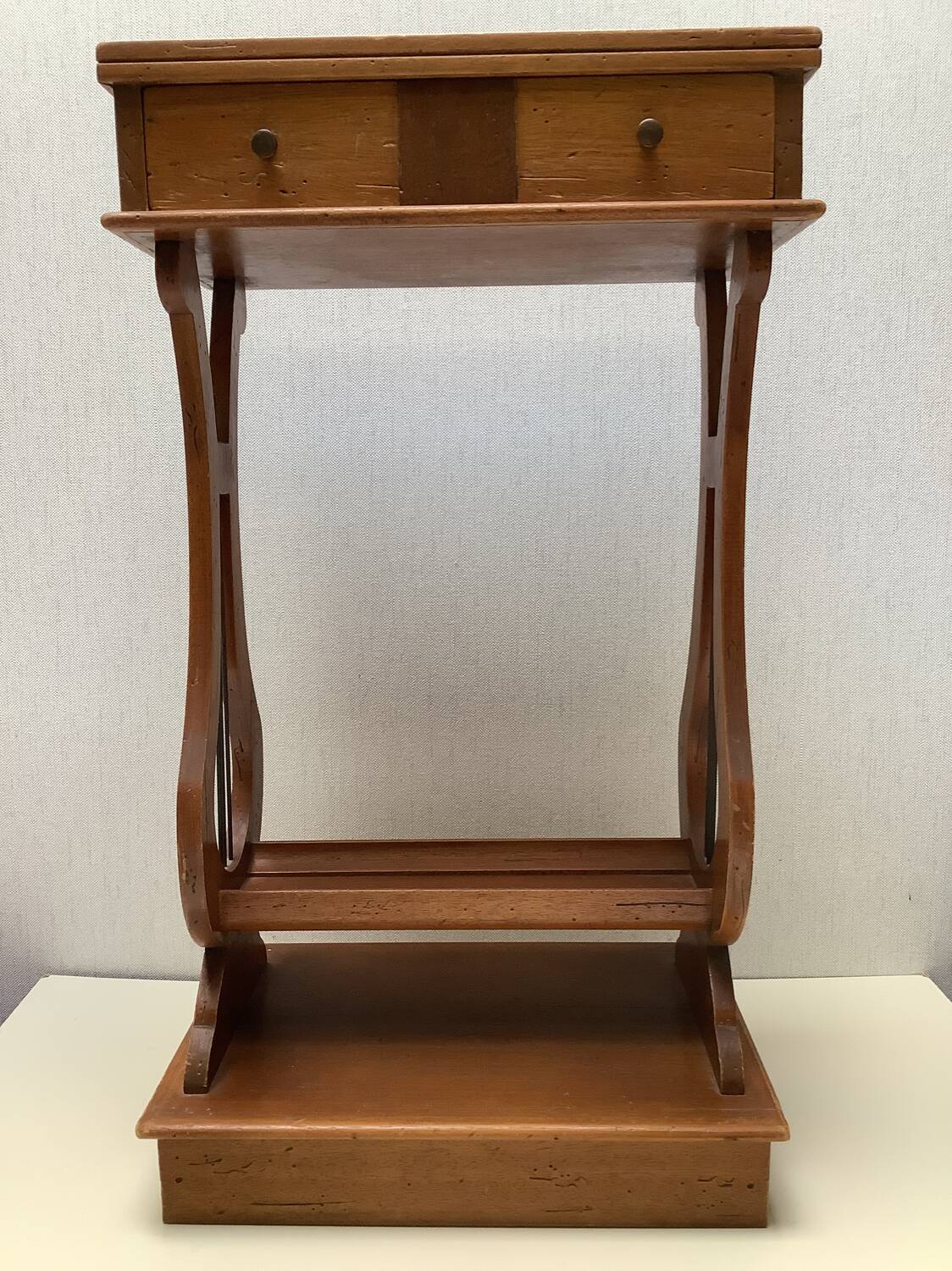 Small entrance cabinet with Charles x style drawer