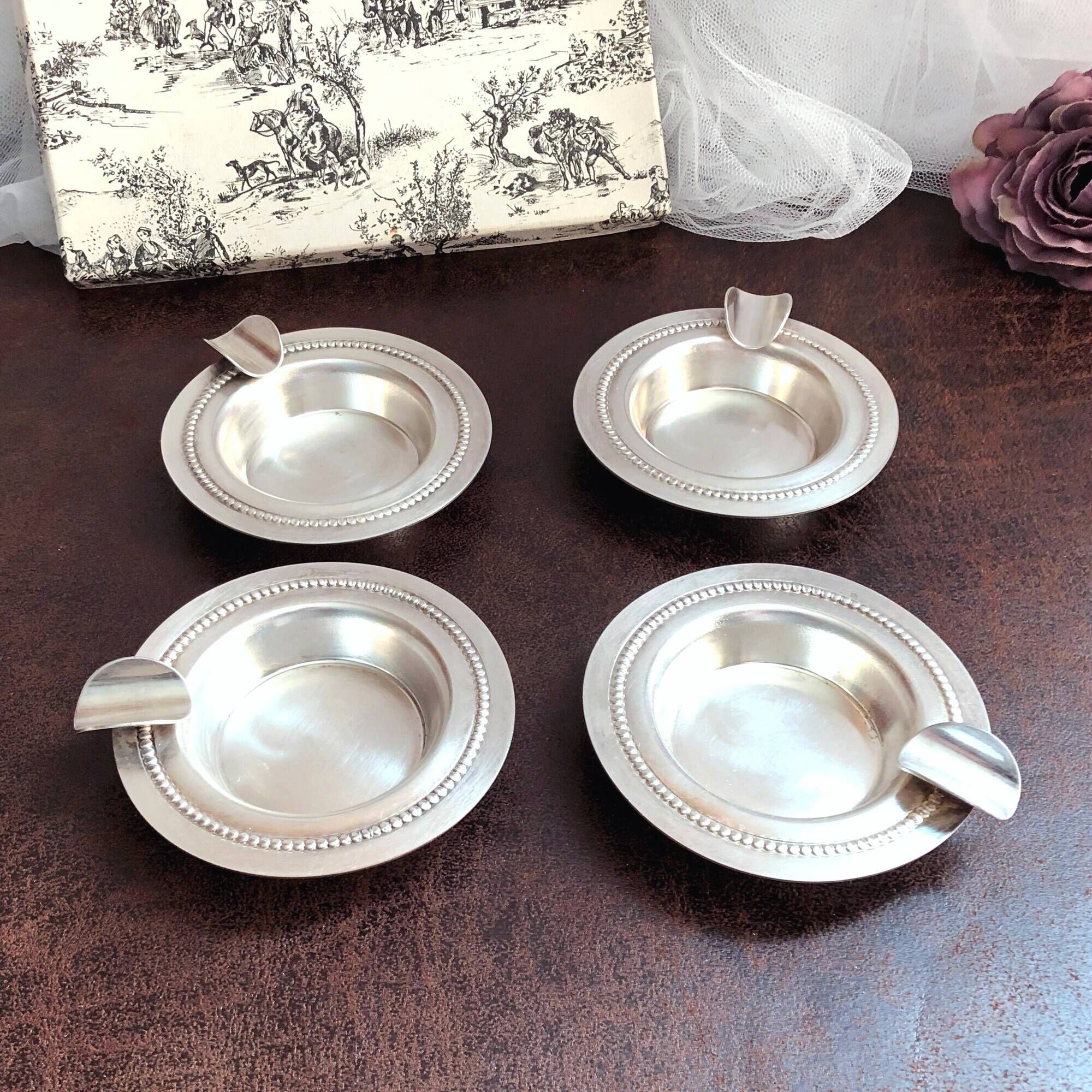 Box of 4 individual silver ashtrays in fine silver France