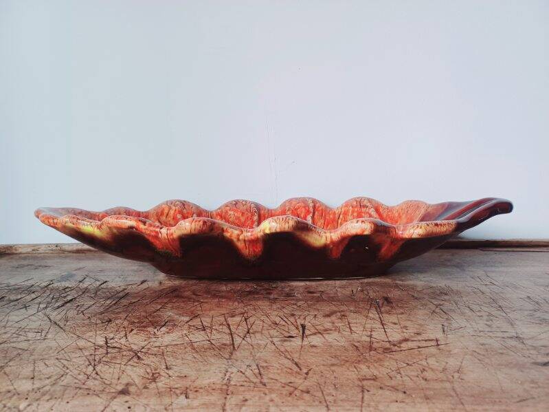 Magnificent leaf-shaped basket signed Vallauris