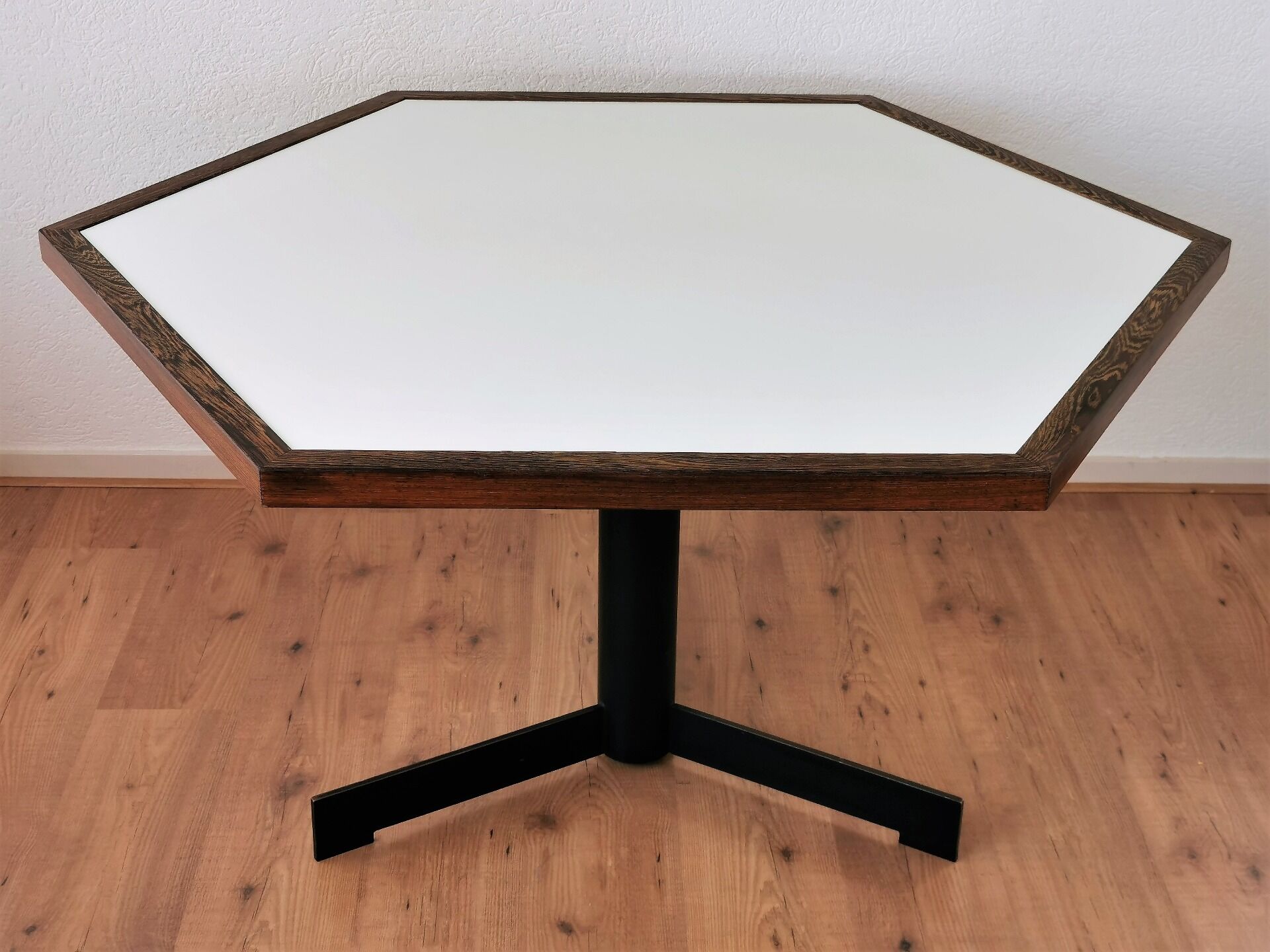 Dutch dining table Hexagon