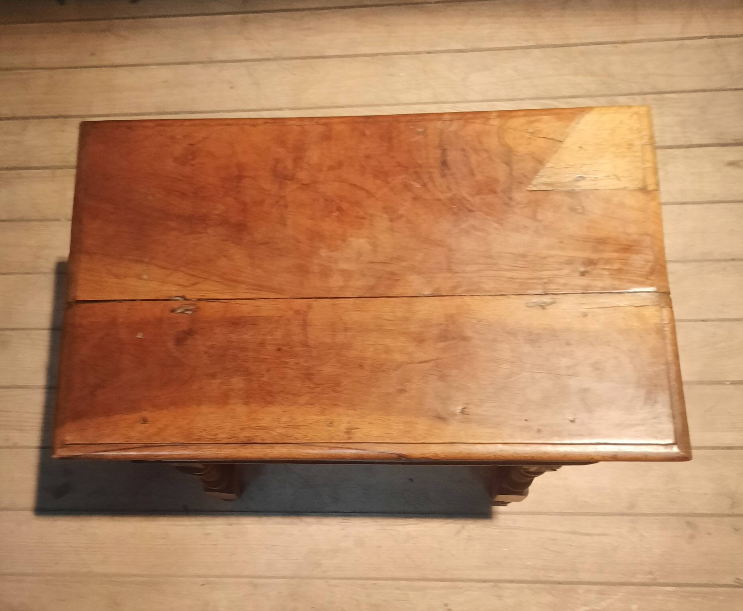 Small Louis XIII period table