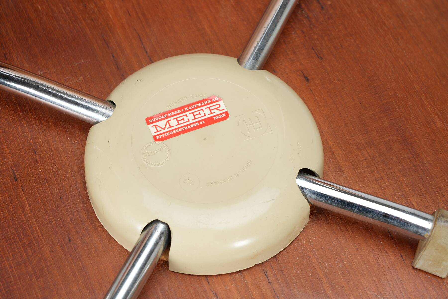 Arne Jacobsen, set of 6 chairs model 3103 known as Marteau ed. Fritz Hansen