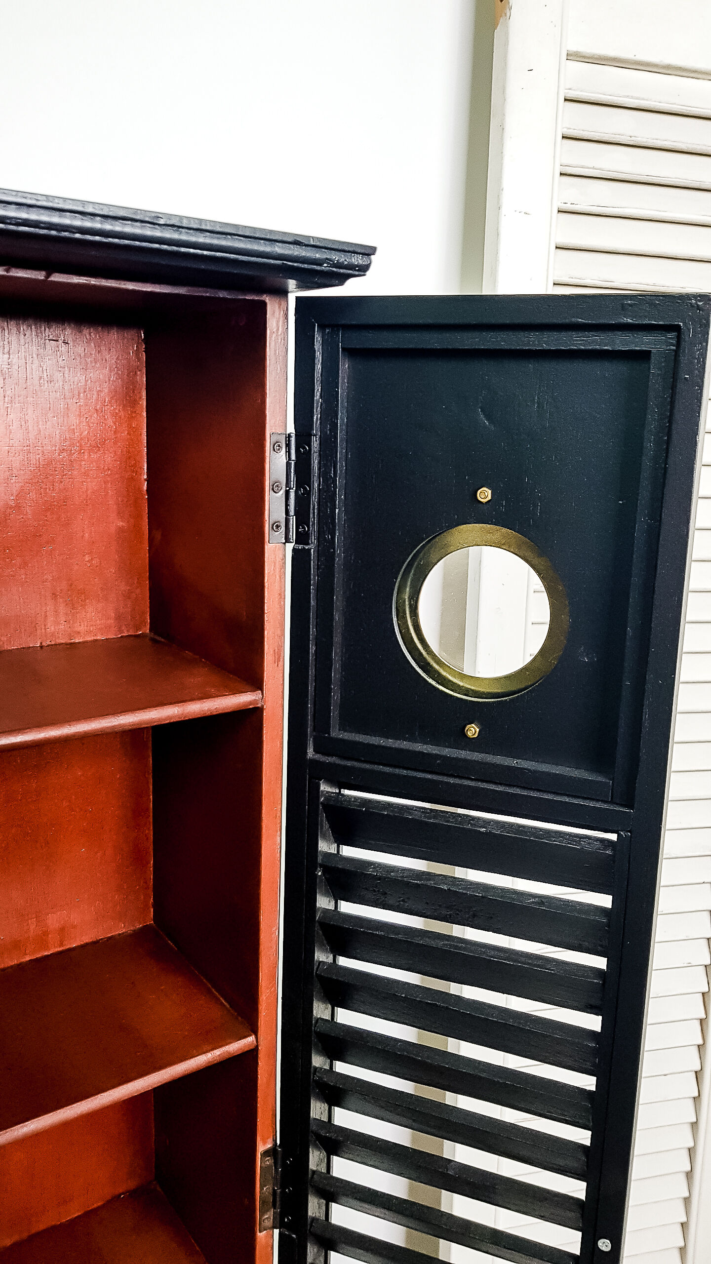 Furniture cabinet with window