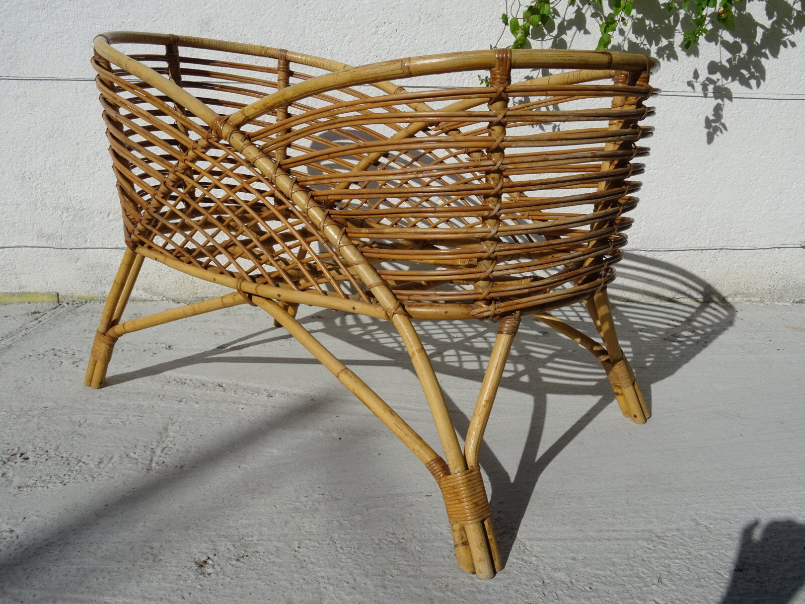 Cradle rattan basket