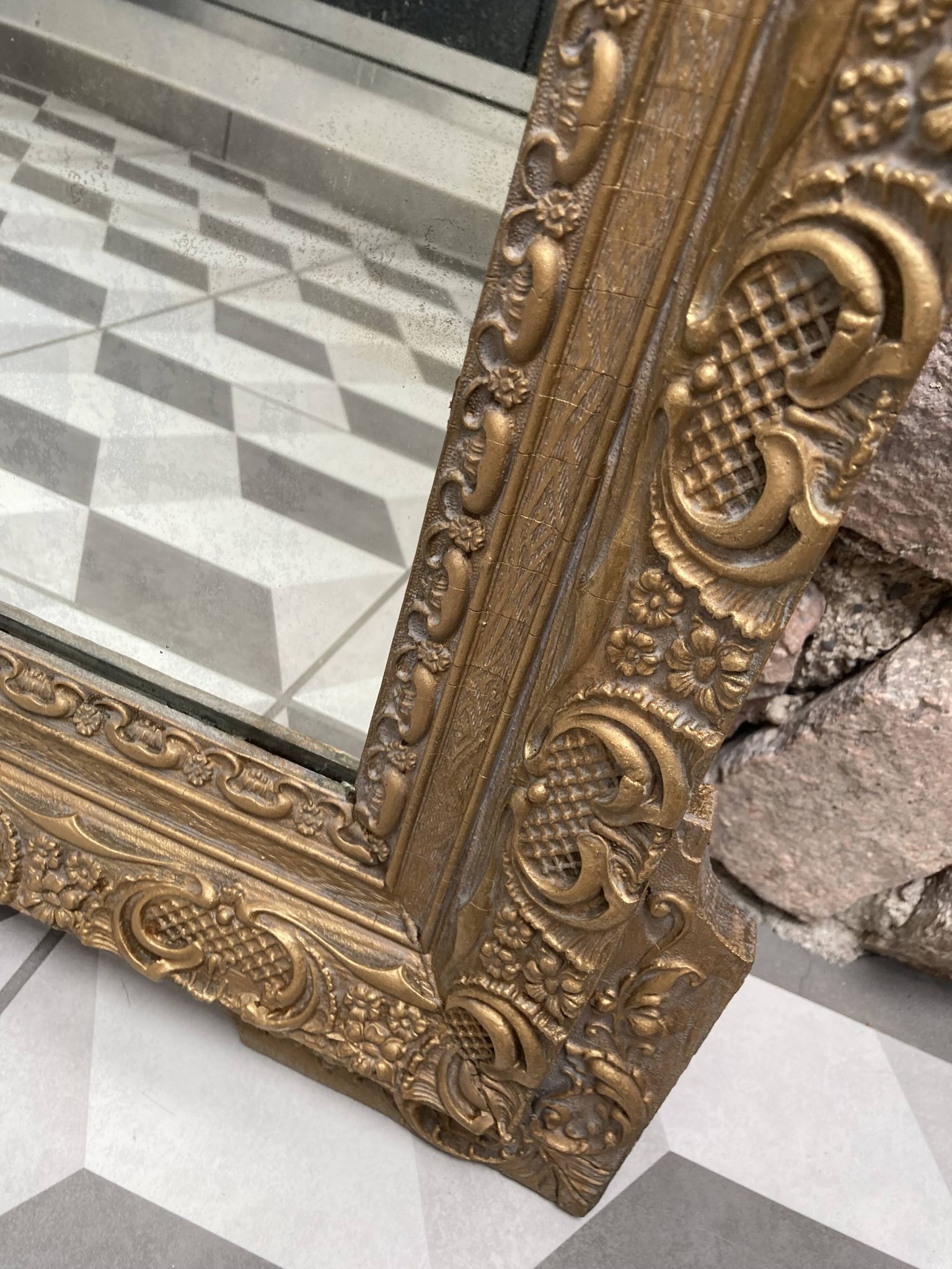 Miroir doré bois et stuc XIXeme 60x88cm