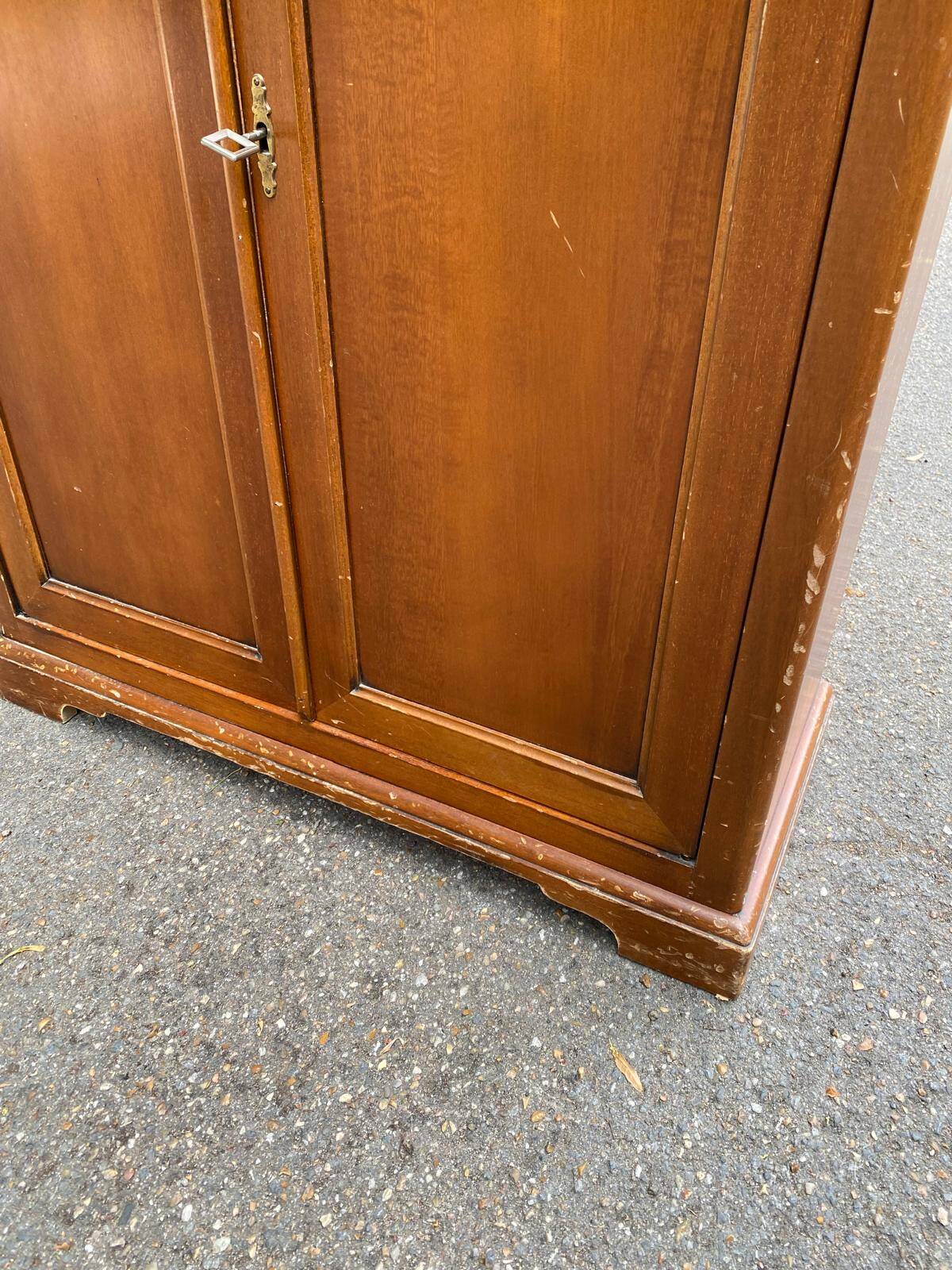Armoire en bois Louis Philippe tiroir et porte