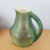Cruche en céramique émaillée dans les tons de vert, signée,vintage