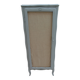 Armoire vintage réenchantée en vert de gris.