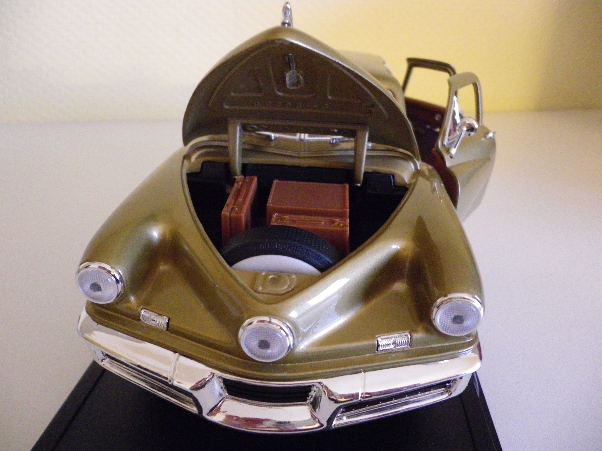 1948 Tucker Torpedo - American Collection Sedan - Original Box