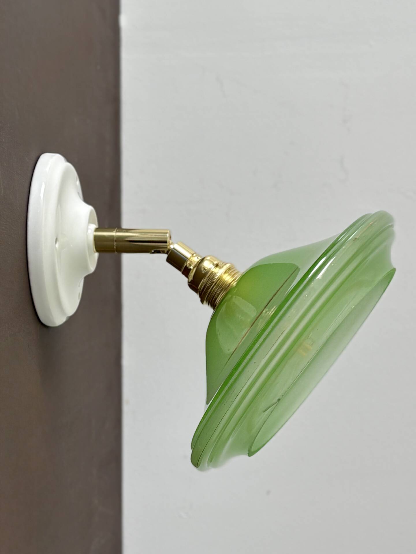 Vintage lampshade in green and gold glass