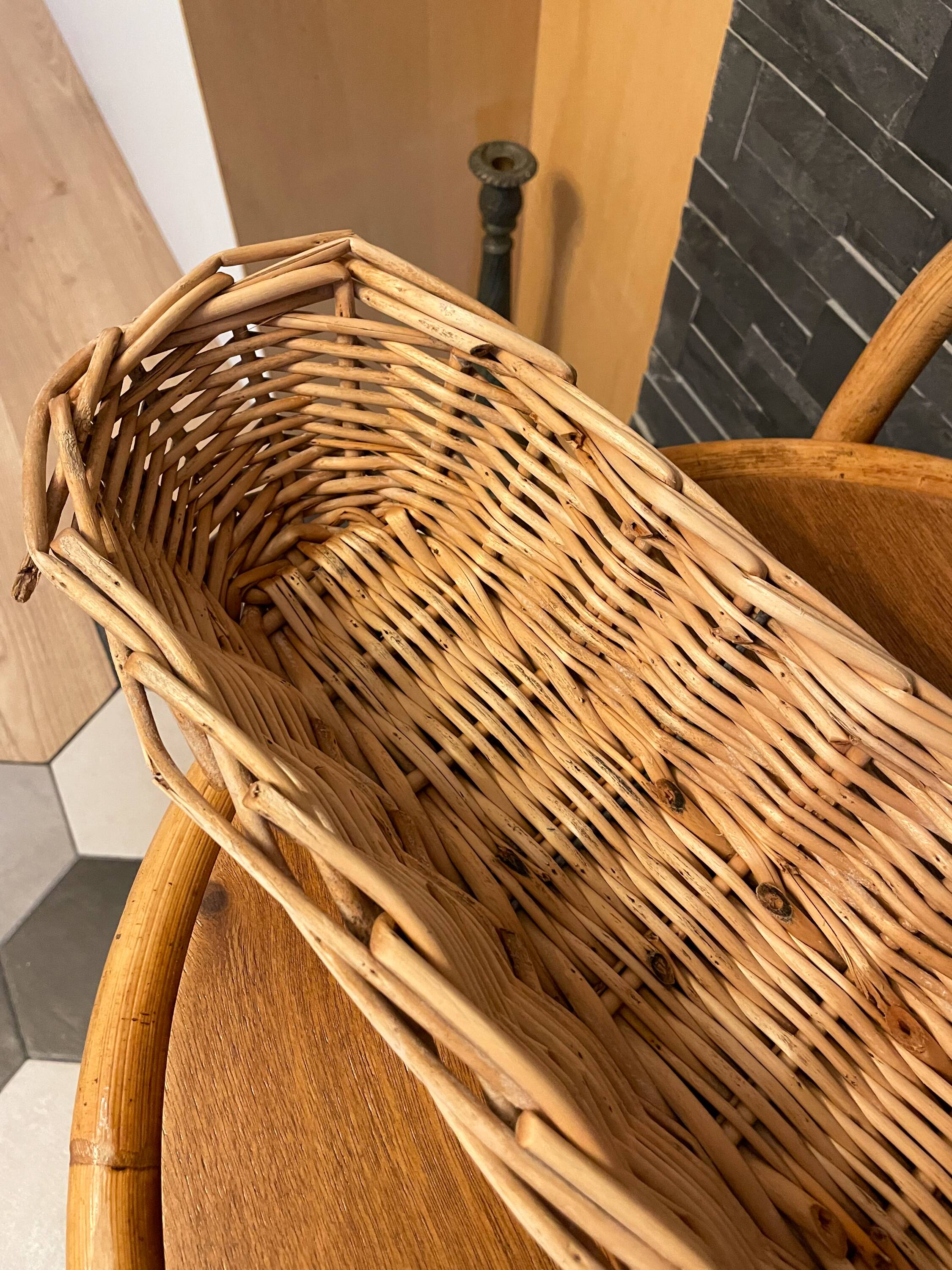 Antique wicker baker's basket - 64cm