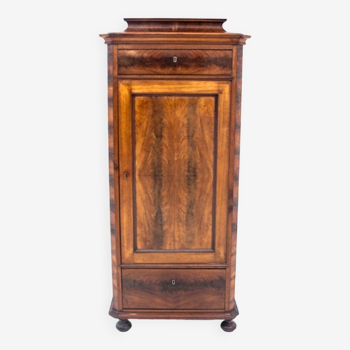 Une commode à piliers, Europe du Nord, vers 1860