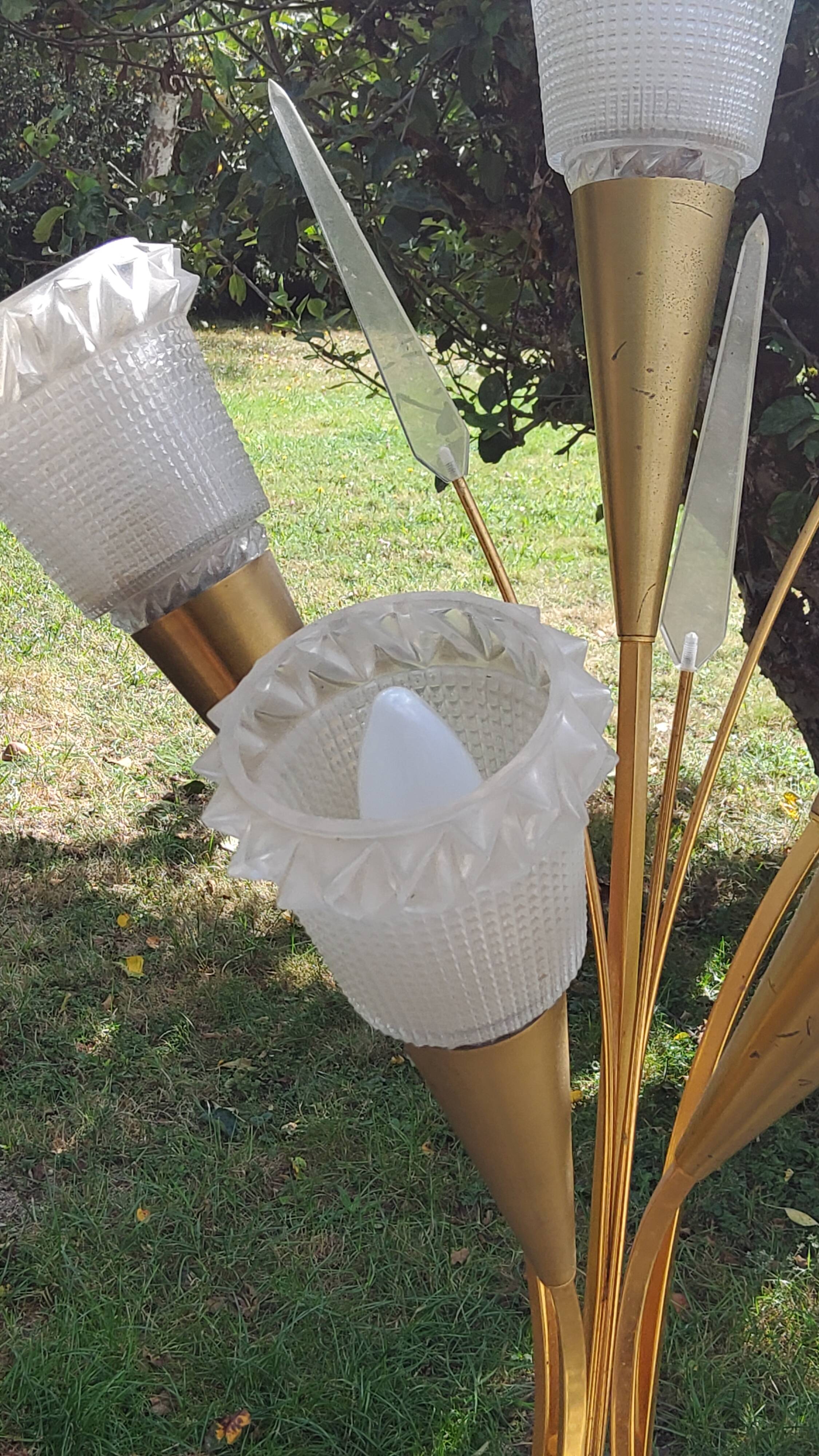 Vintage floor lamp in gilded brass with 5 glass tulips from the 50s