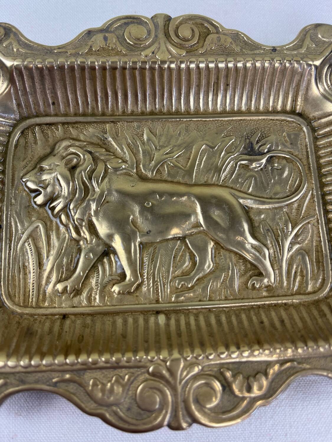 Cendrier lion en bronze