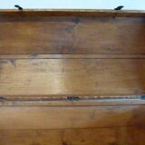 Curved trunk on wheels