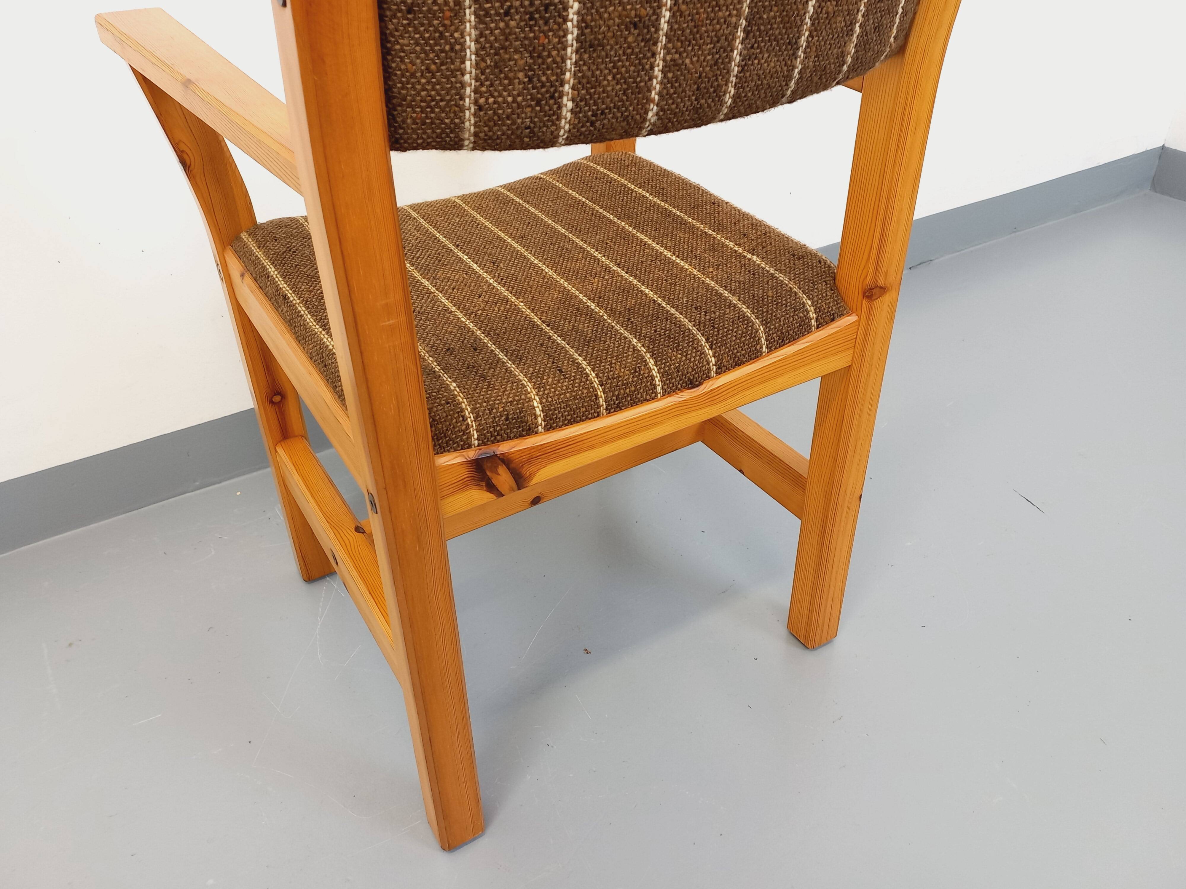 Vintage armchair in pine and fabric from the 80s