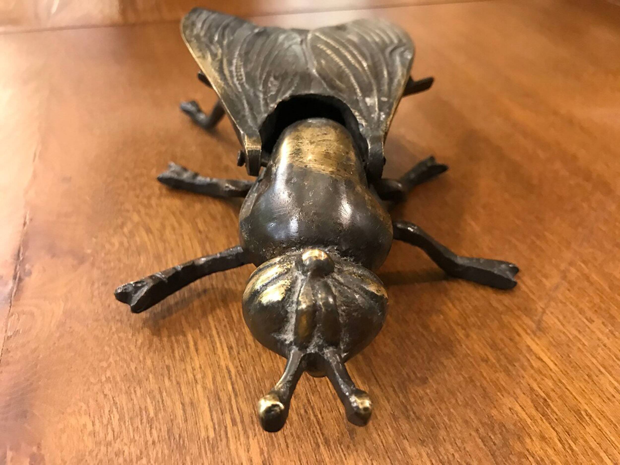 Vintage Ashtray Fly Design with Lid