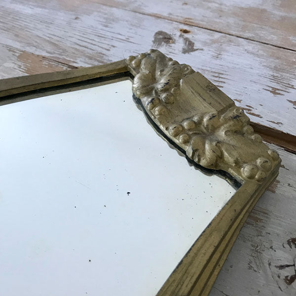 Miroir Art Déco en métal doré - 39x23cm