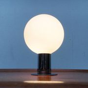 Lampe de table en chrome et verre de l'ère spatiale du milieu du siècle