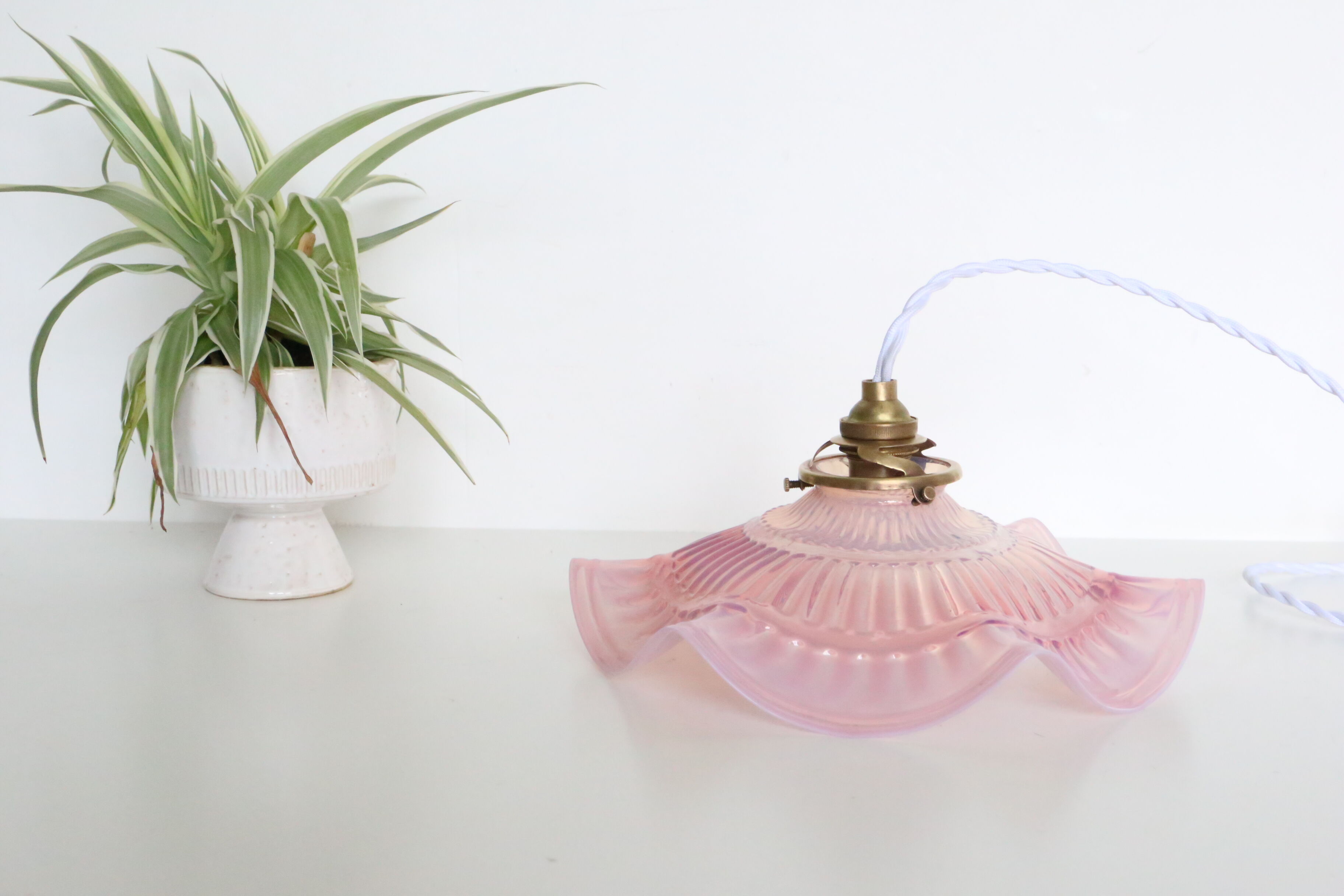 Pink glass hanging lamp