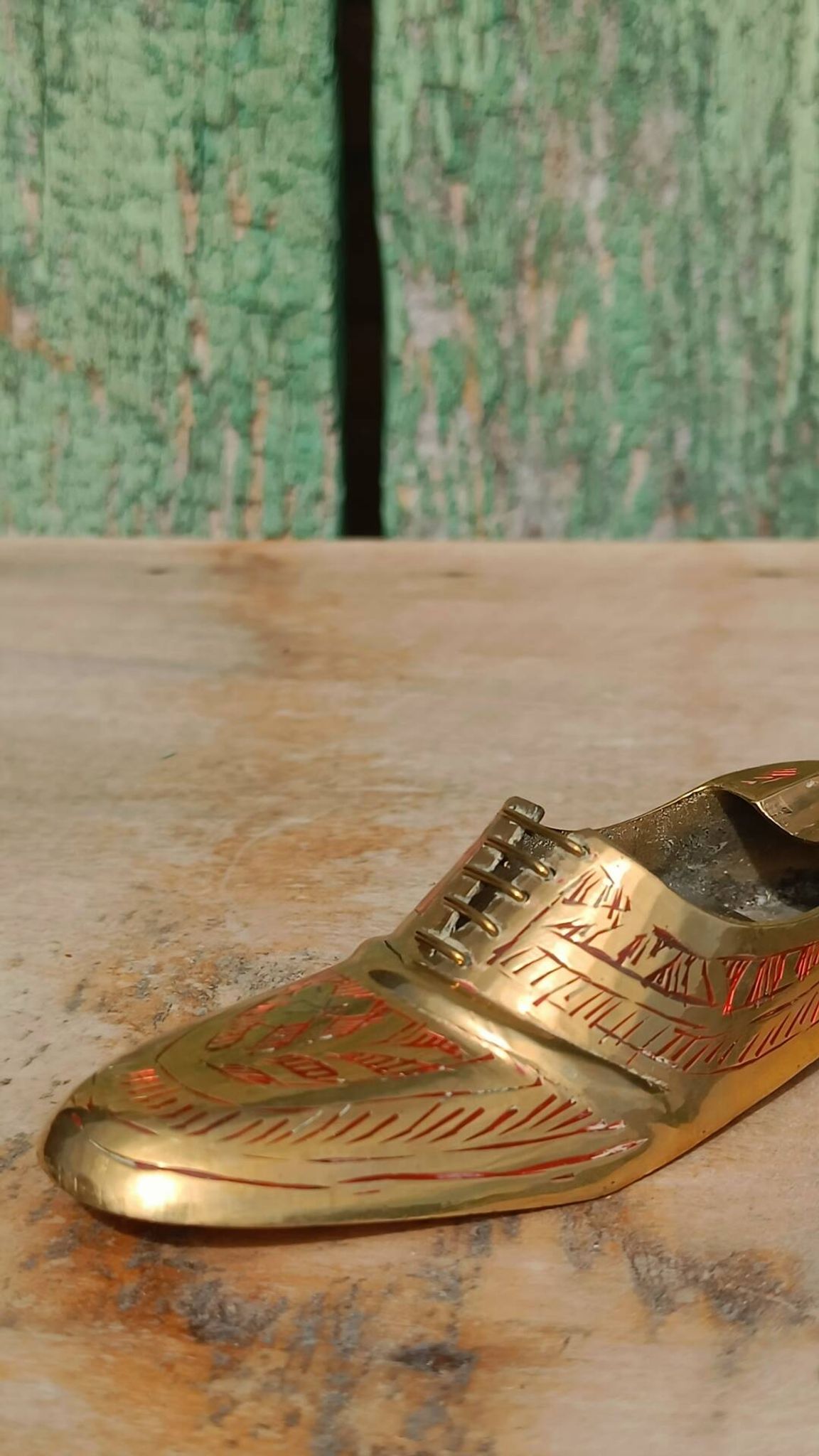 Cendrier vintage en laiton forme chaussure