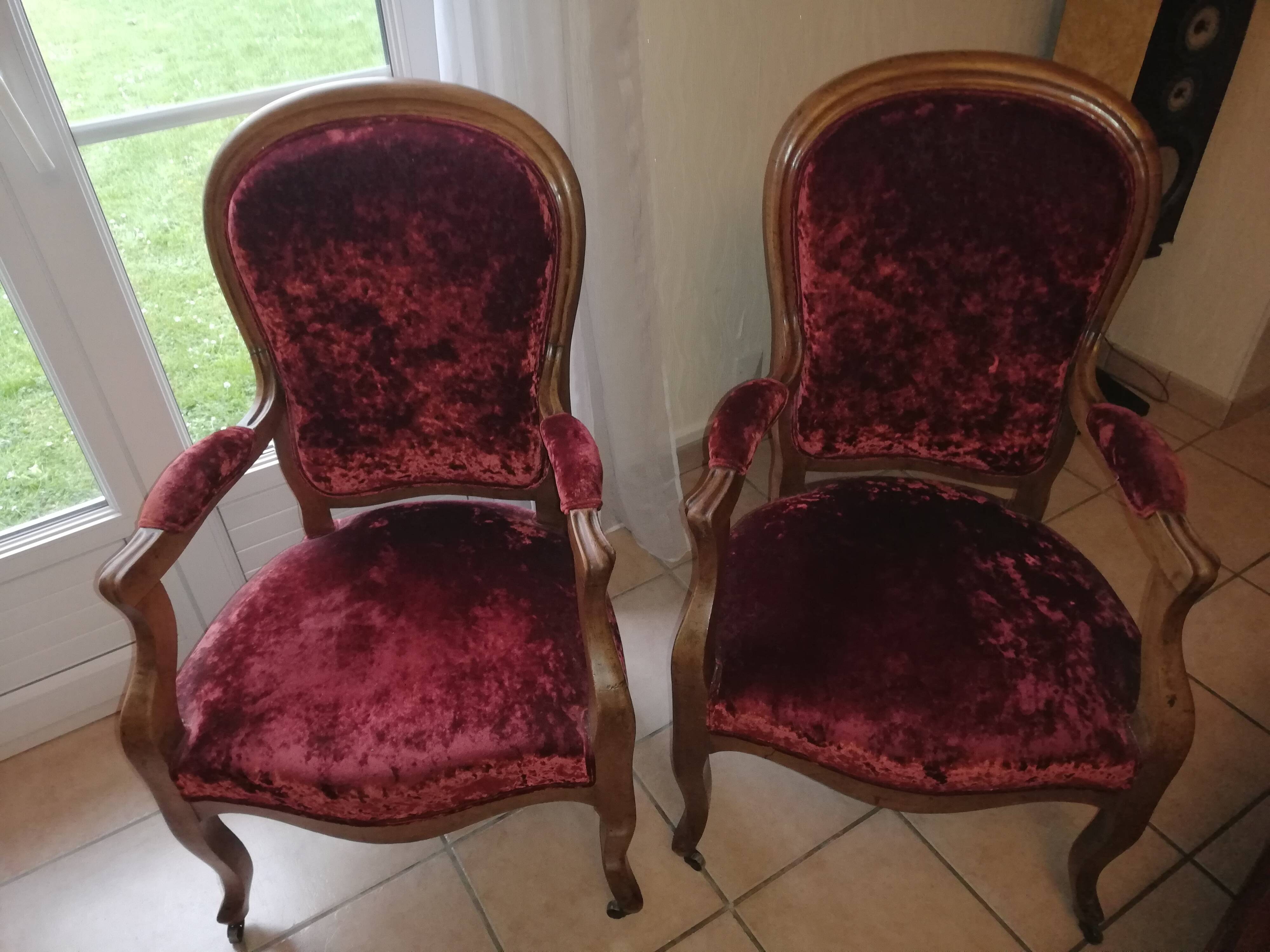 vend deux fauteuils anciens