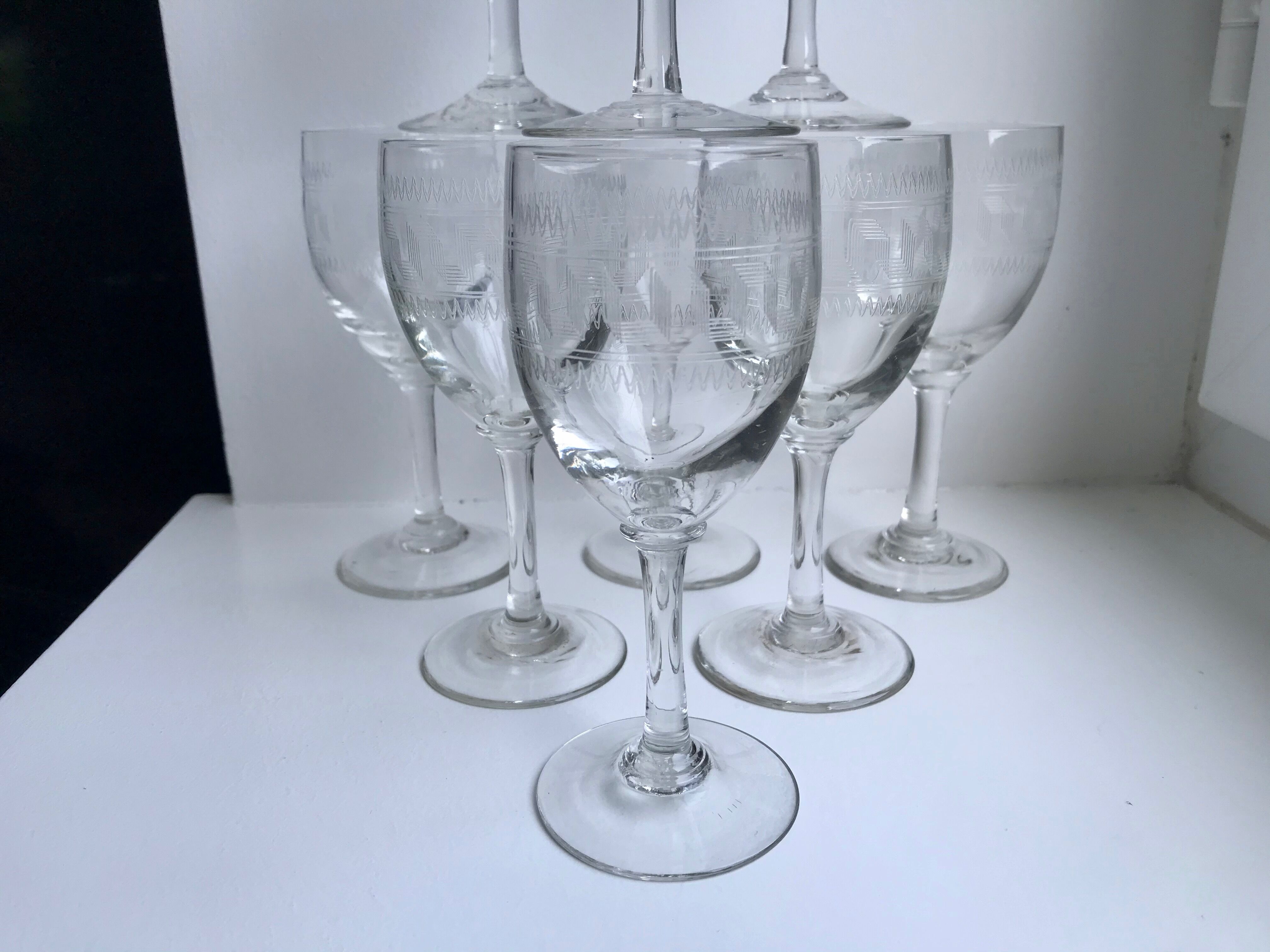 Lot de 9 verres à vin en cristal gravé années 40-50