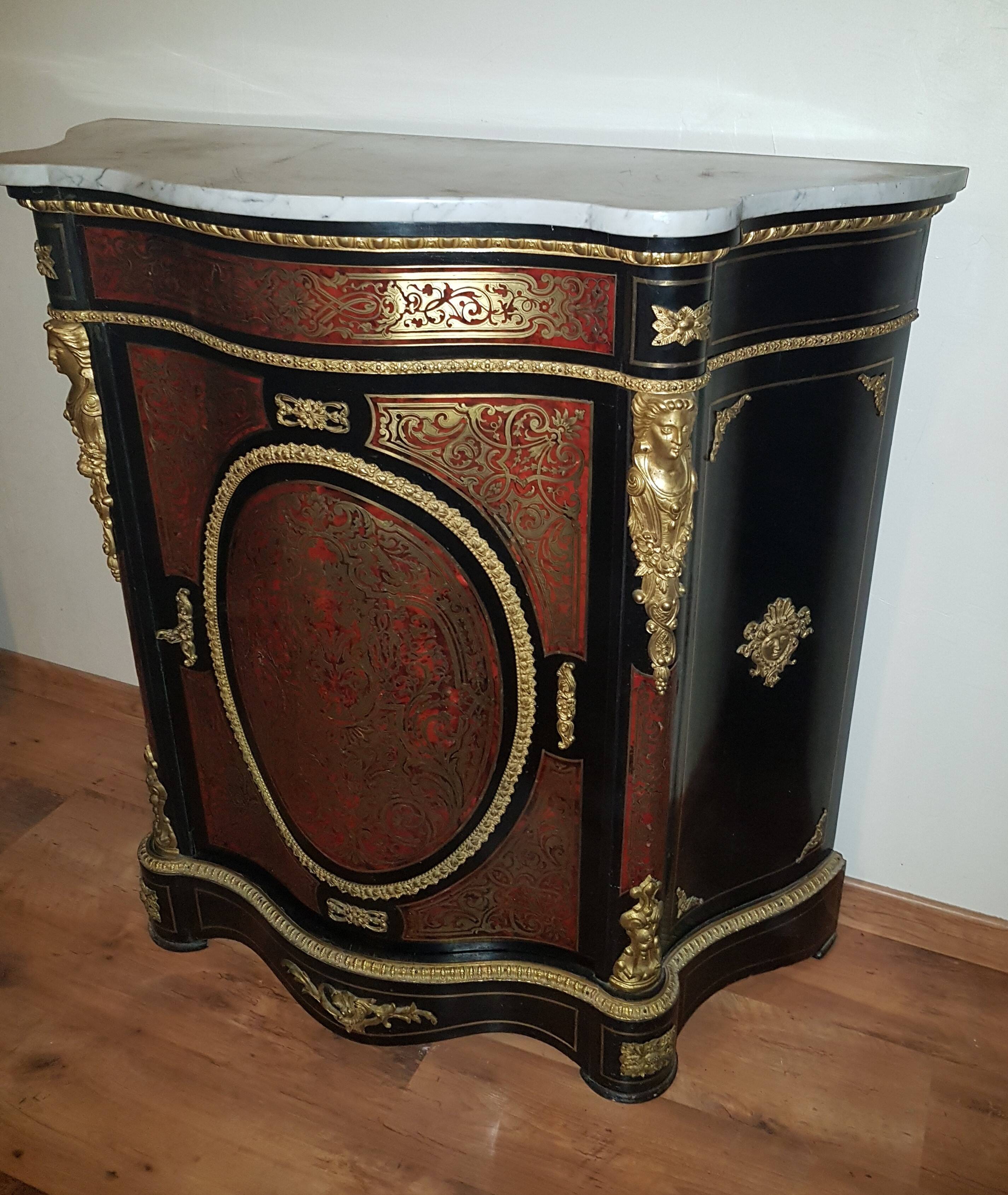 Authentic chest of drawers