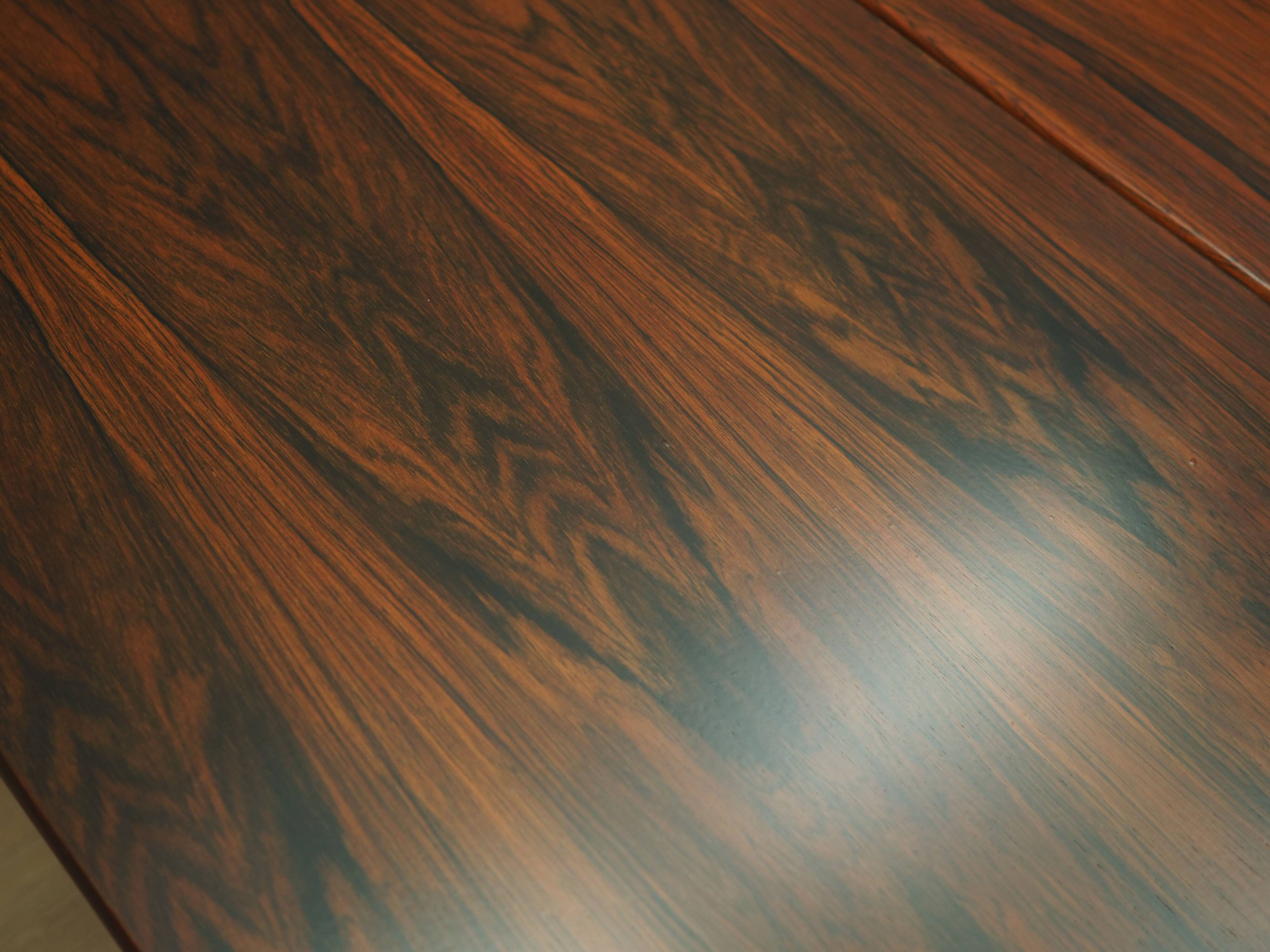 Table en palissandre, design danois, années 1970, production : Danemark