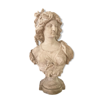 Bust of a woman H 68