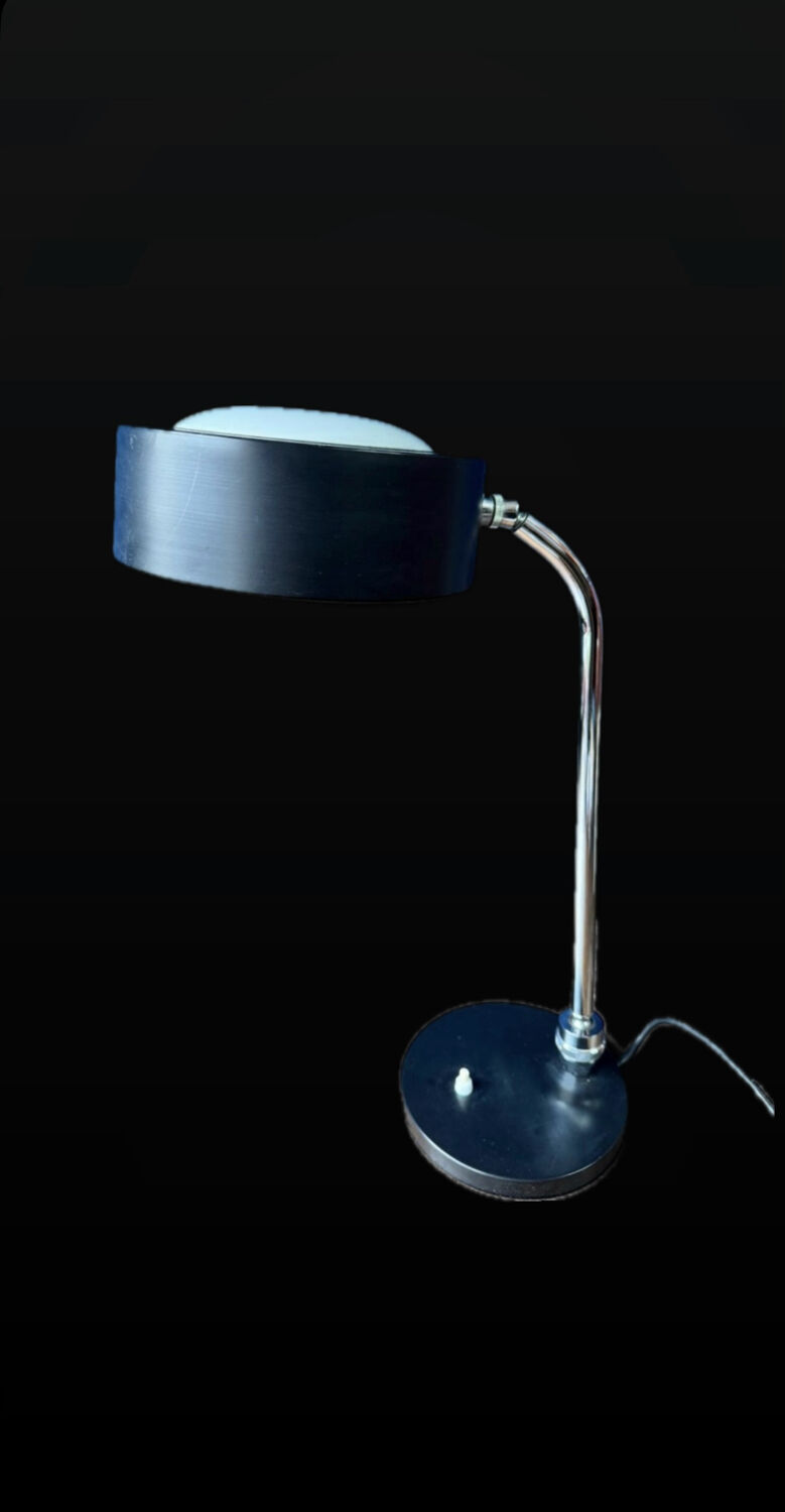 Vintage JUMO desk lamp, model 900. Circa 1960