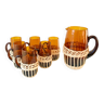 ensemble de carafe et 6 tasses en verre ambré avec osier années 70