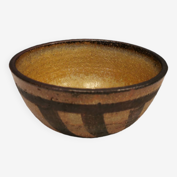 Ceramic bowl designed by Noomi Backhausen for Søholm Denmark in the 1960s.