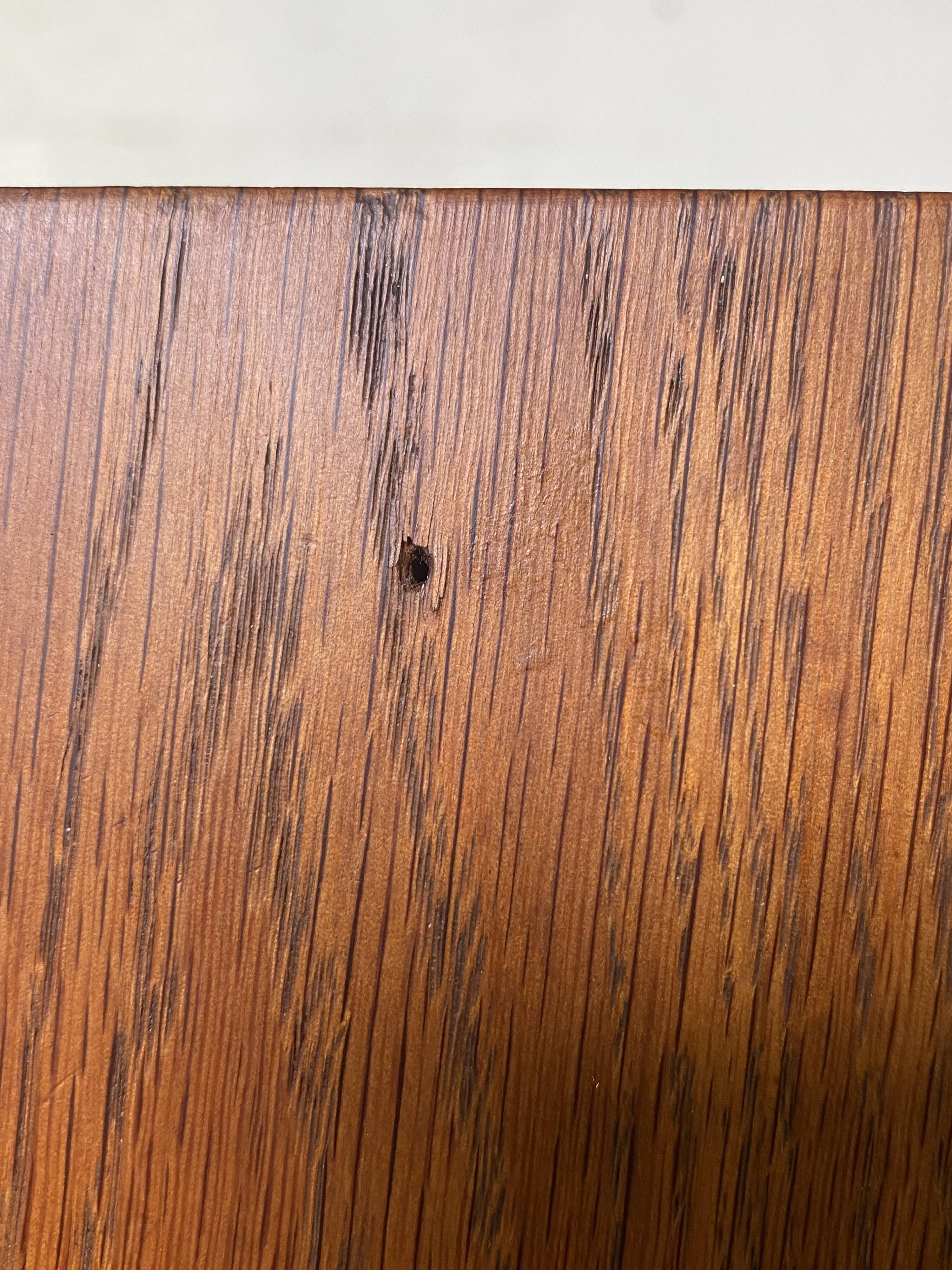 Wall secretary