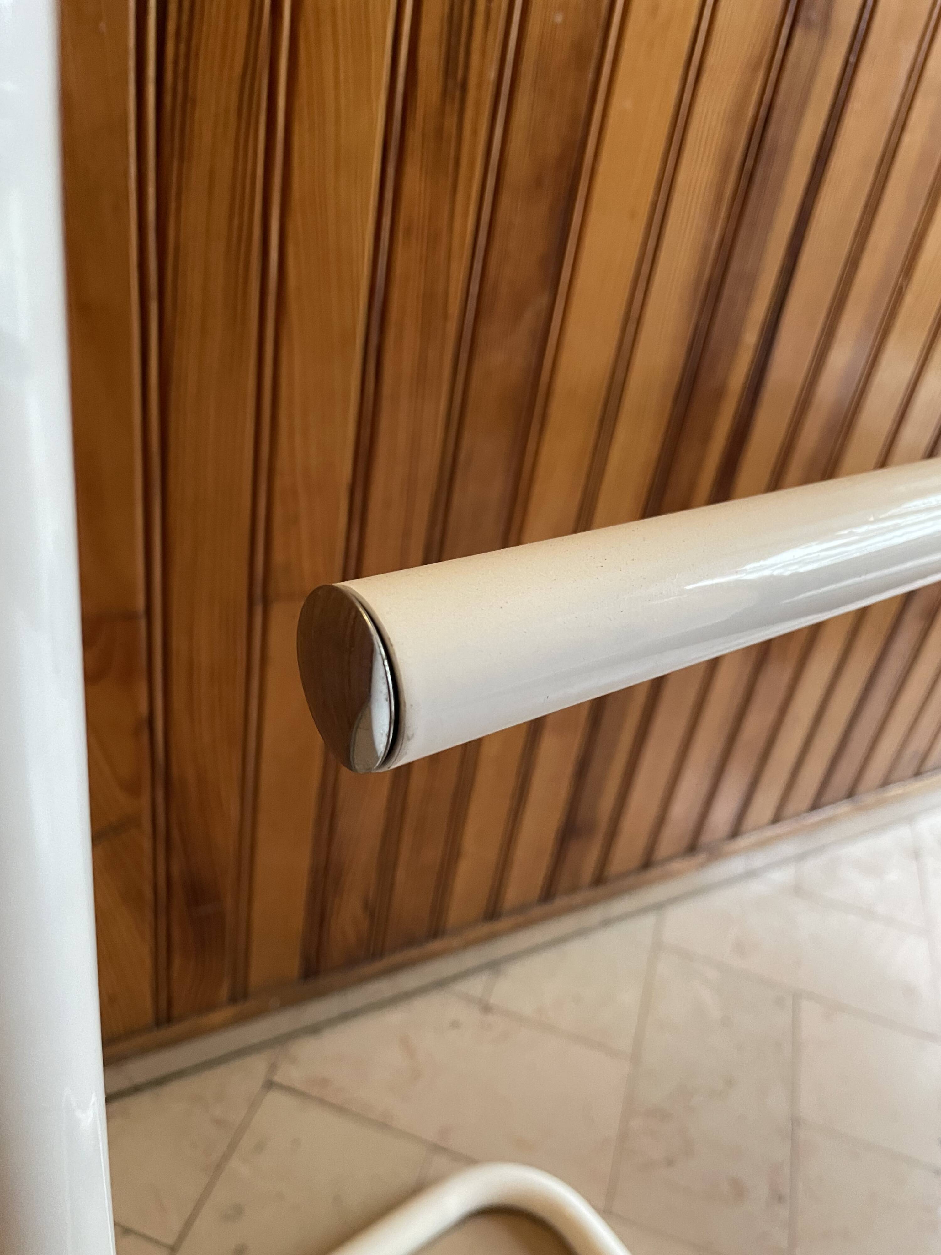 Mute valet in lacquered steel tube, Paolo Cagliari, Penta 1980