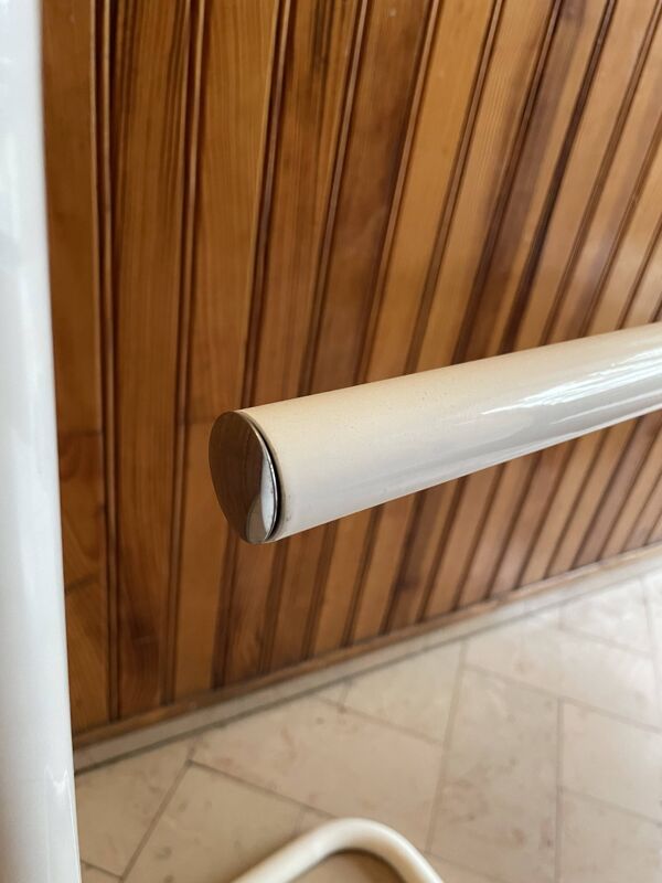 Valet muet tube d’acier laqué , Paolo Cagliari, Penta 1980