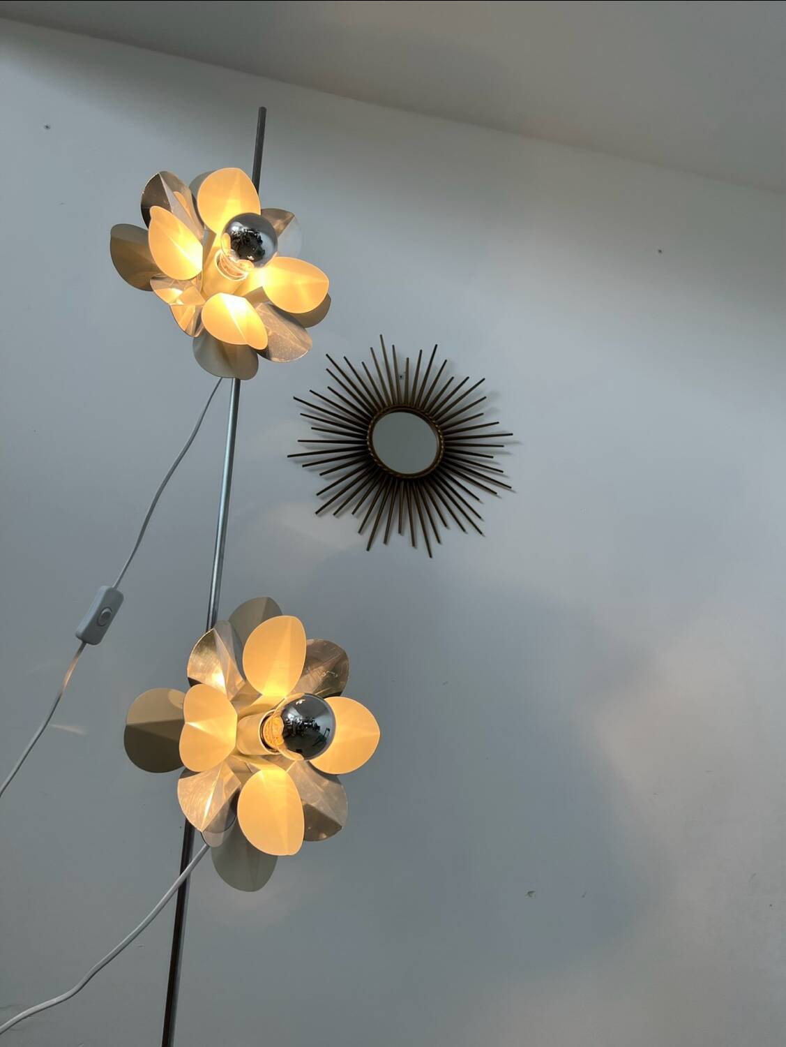 2-light flower floor lamp in French design metal from the 70s vintage