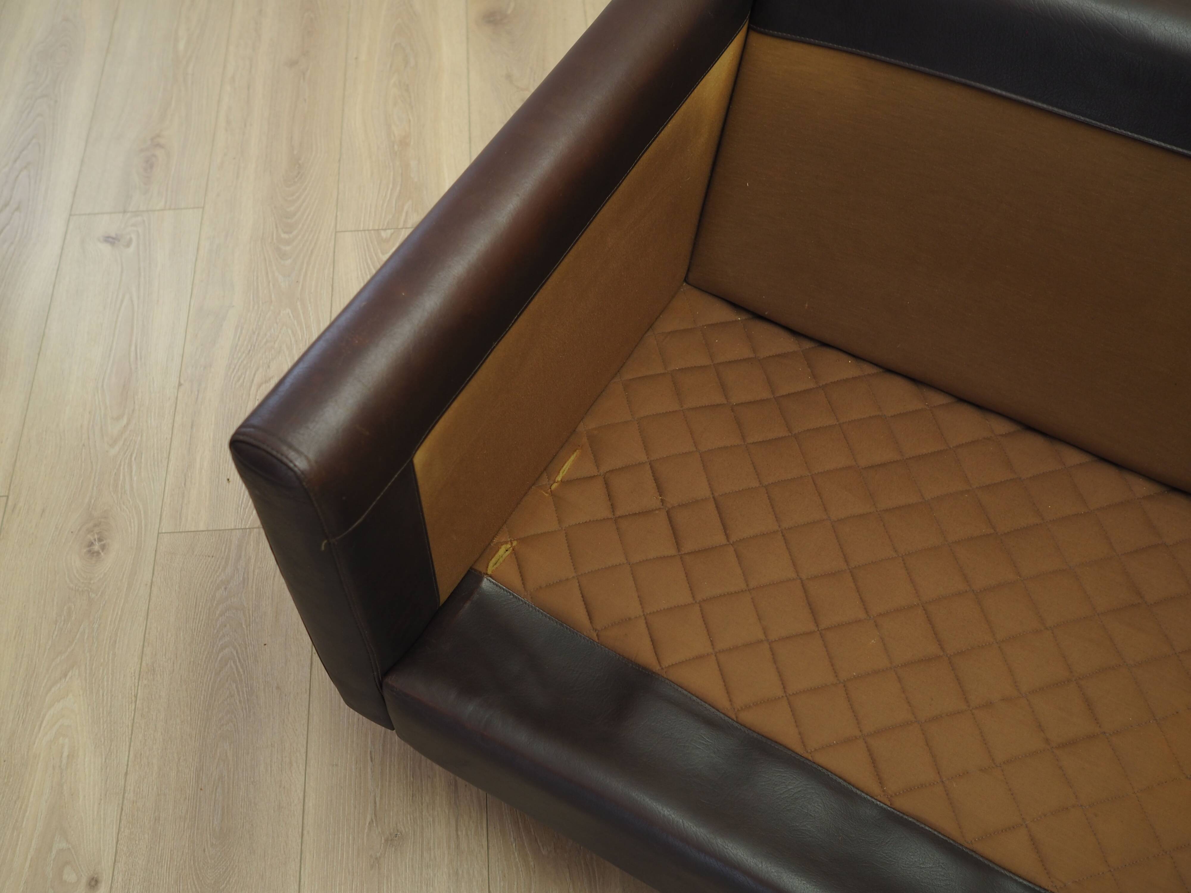 Canapé en cuir marron, design danois, années 1960, production : Danemark