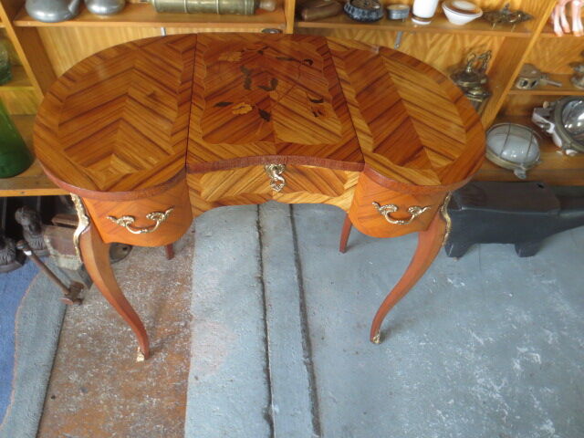 Coiffeuse-poudreuse style Louis XV