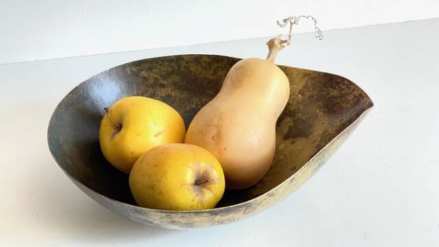 Coupe à fruits forme goutte en laiton vintage