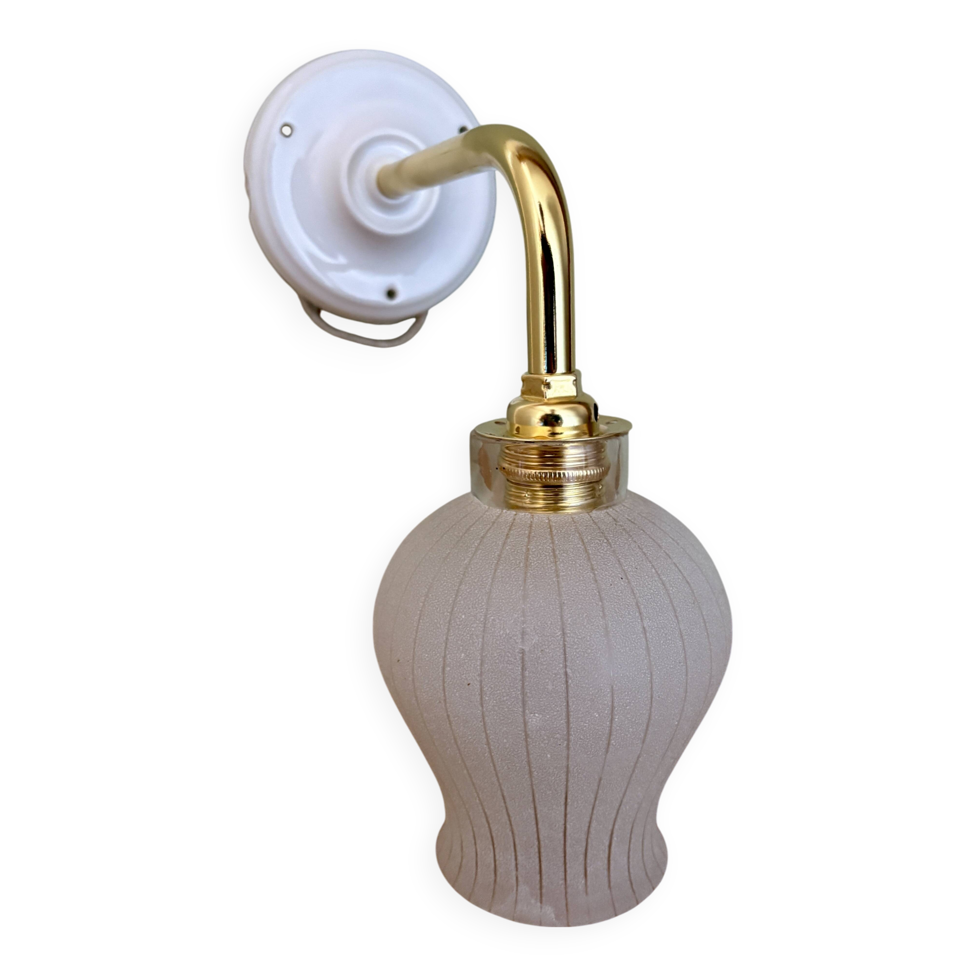 Vintage tulip angled wall light in white granite glass