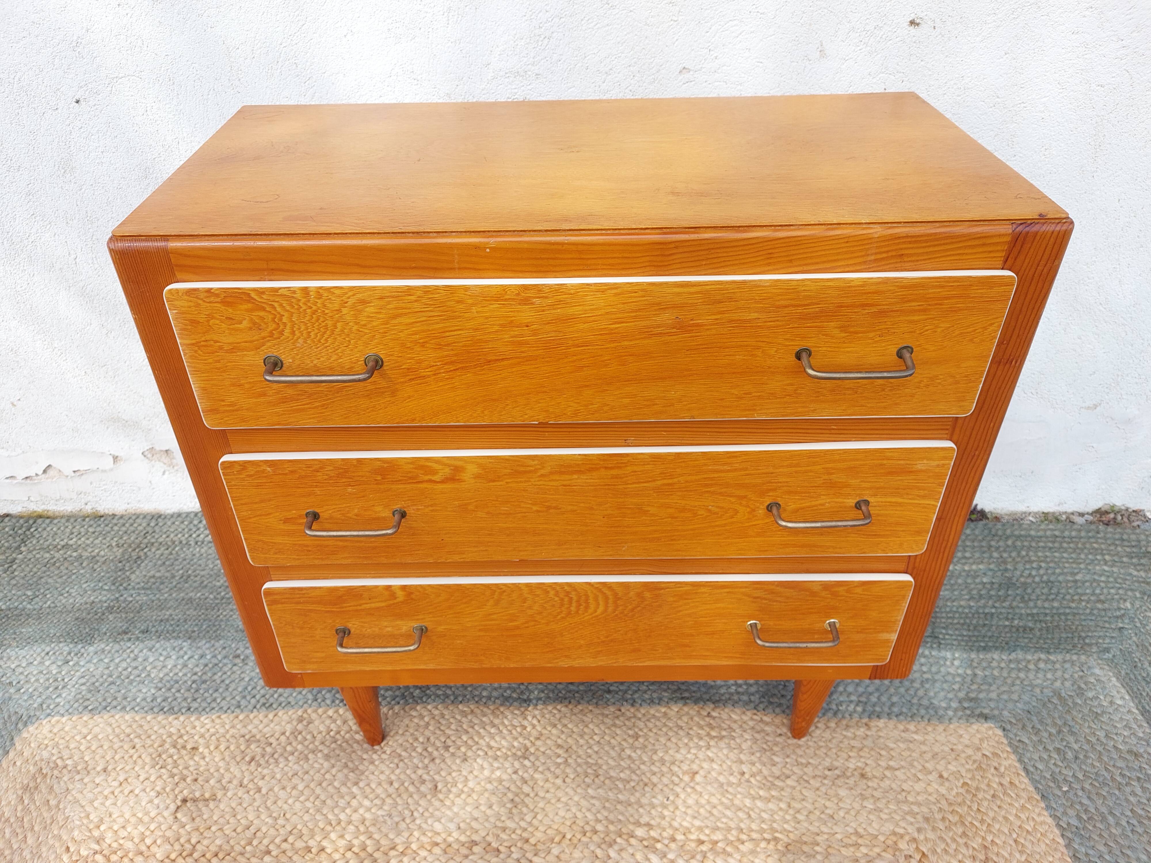 Commode vintage bois, galon blanc