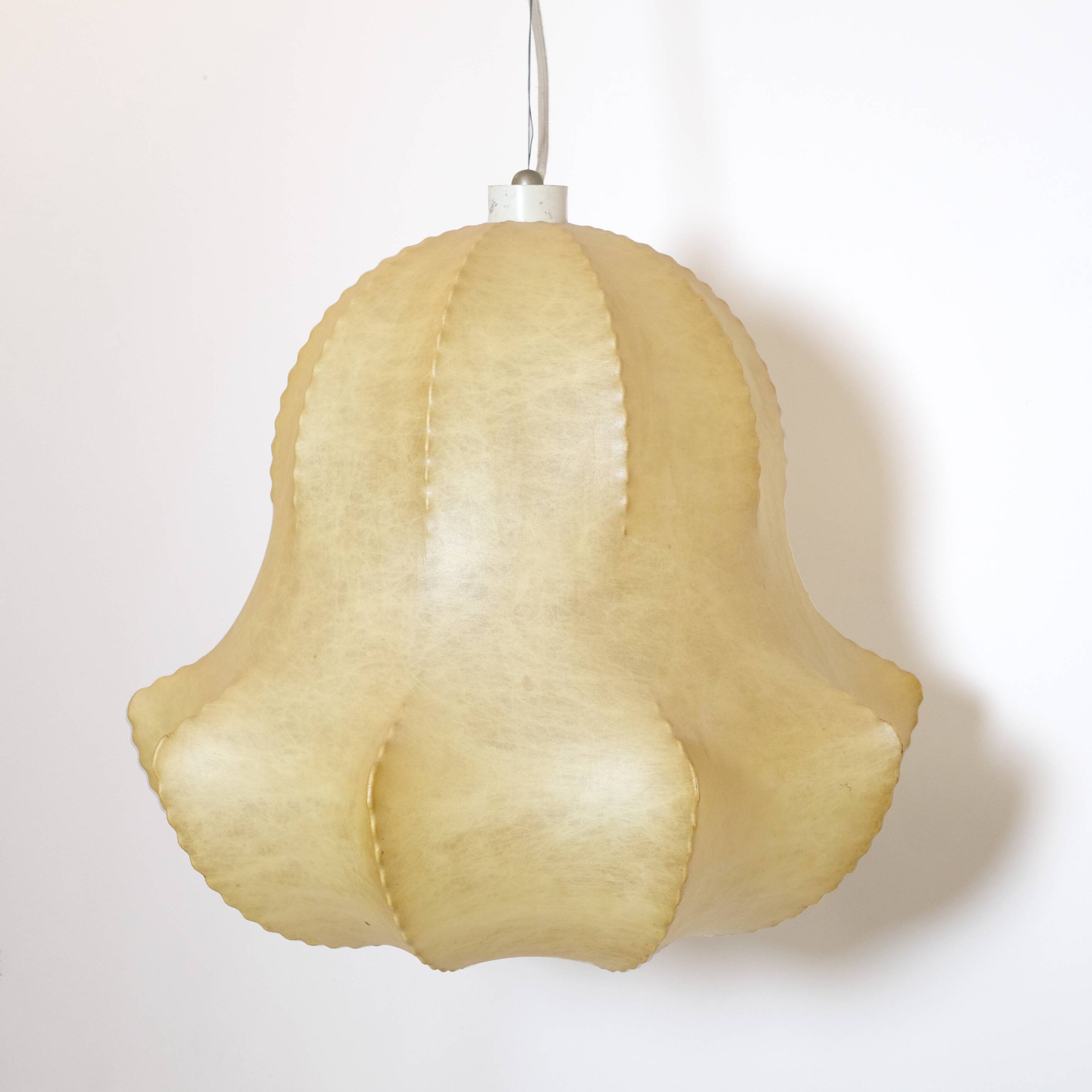 Large cocoon pendant light from the 60s.