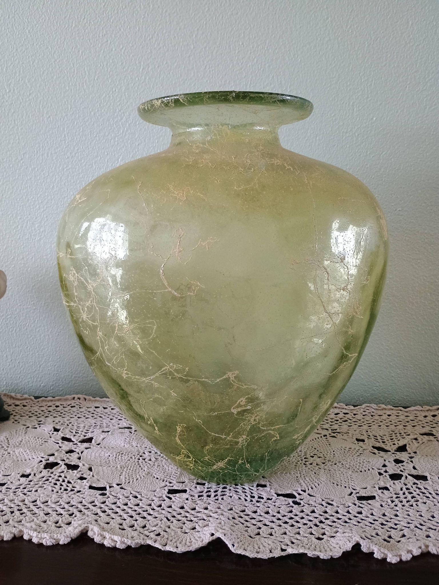 Large heart-shaped vase - glass & resin ribbed applications