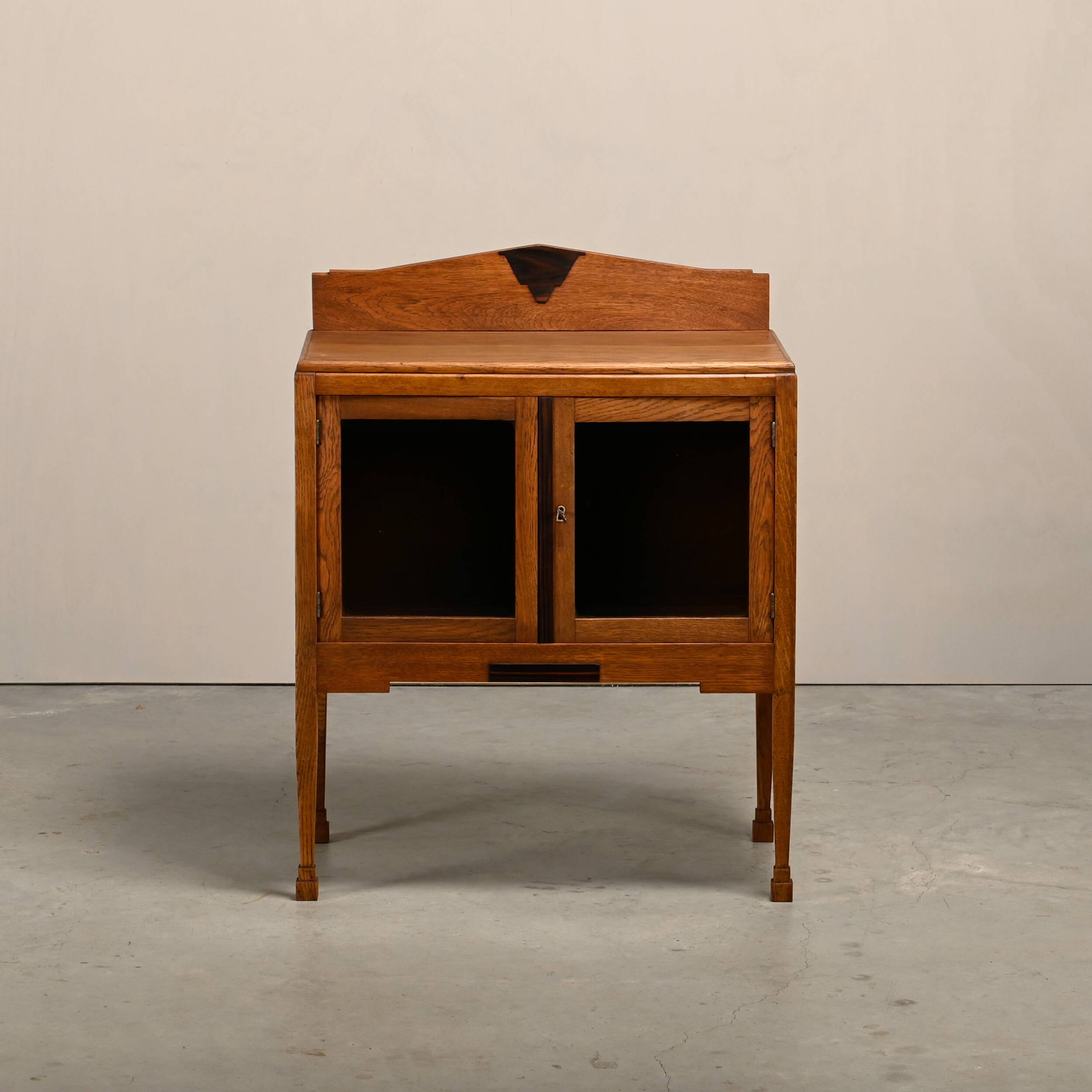 Art Deco Amsterdam School Tea or Display Cabinet in solid oak, Netherlands