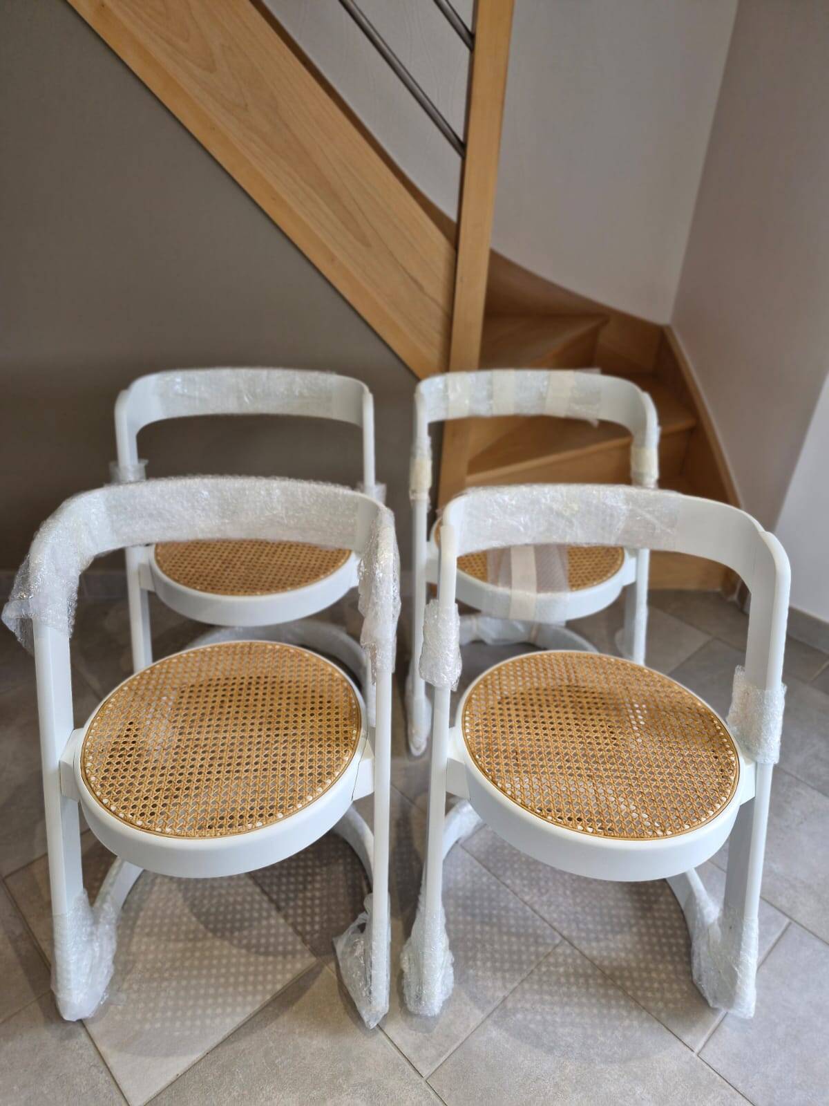 Set of 4 cantilever chairs in curved wood and caning — Italian design year