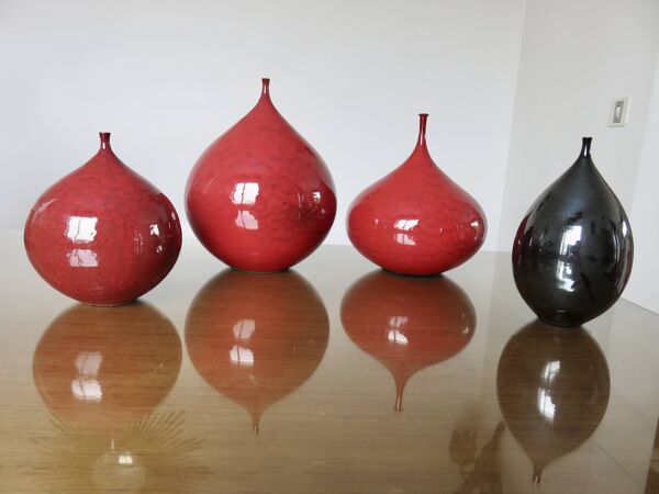 Vase ''figue'' en céramique rouge