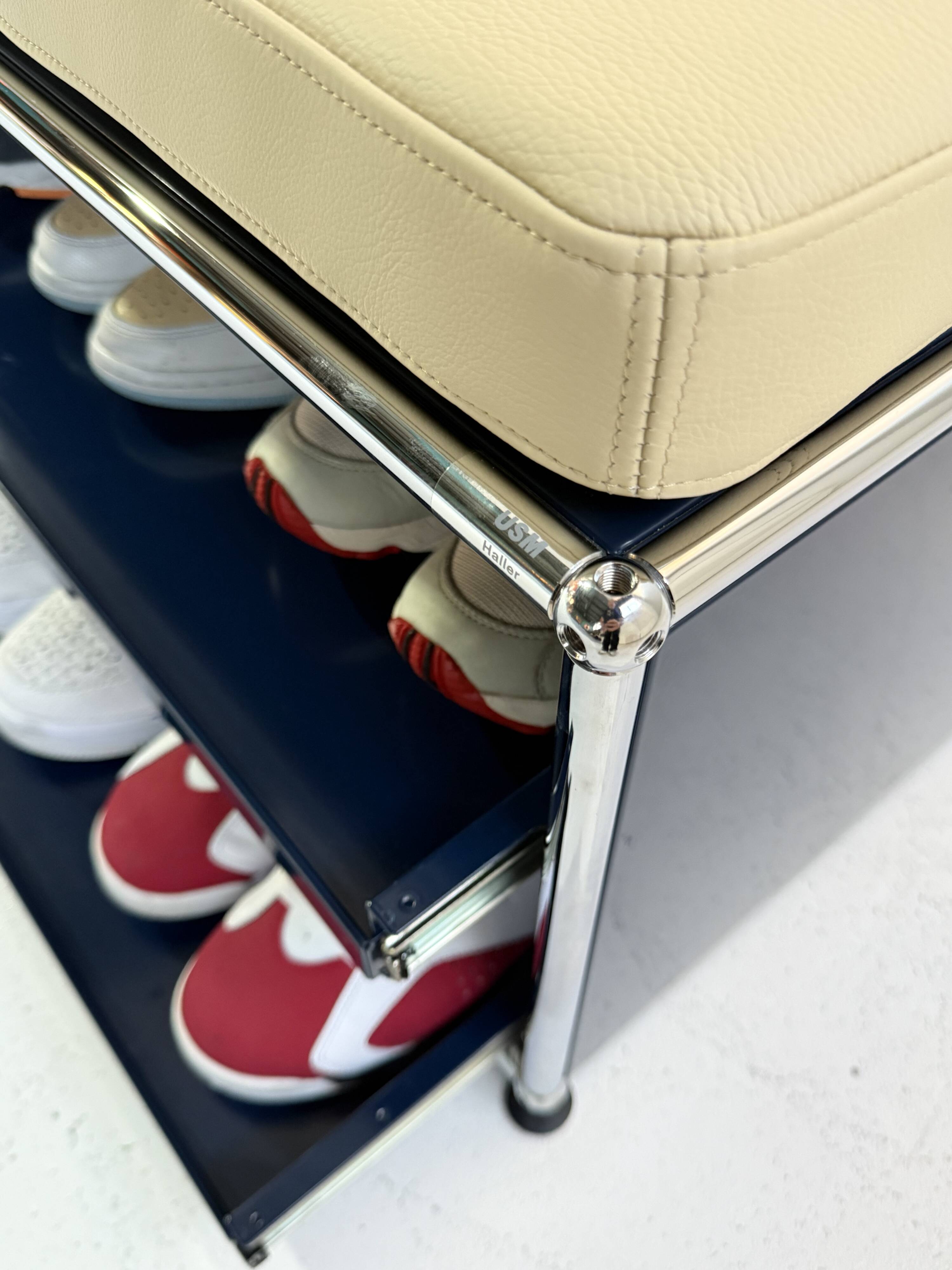 storage furniture with seating Usm Haller