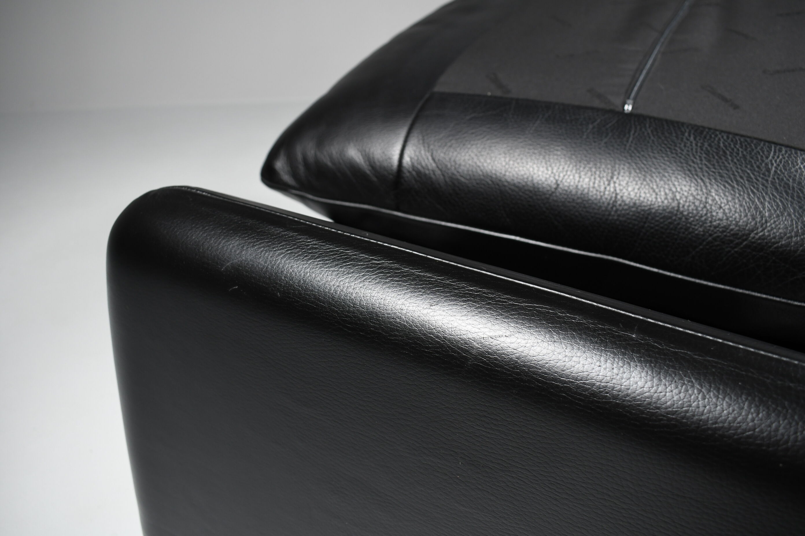 Vintage Maralunga footrest by Vico Magistretti for Cassina 1973